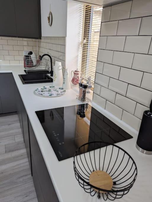 7 Guests - 4 Bedroom - Free Wi-Fi - Kettering Exterior foto